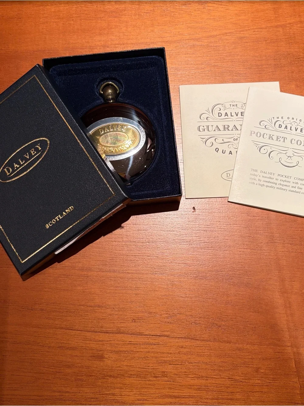 DALVEY Pocket Compass Oakleaf NEW IN BOX - Picture 6 of 8
